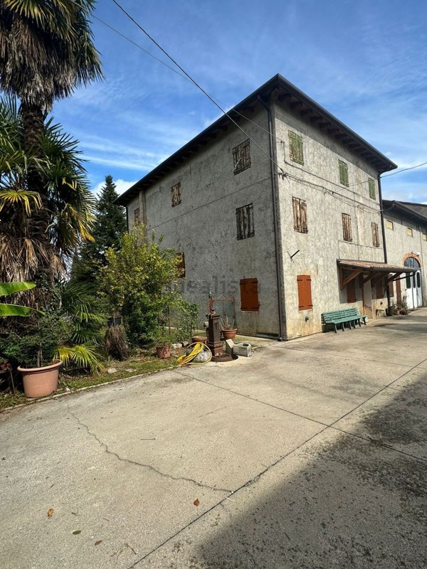 locale di sgombero in vendita a Montebelluna