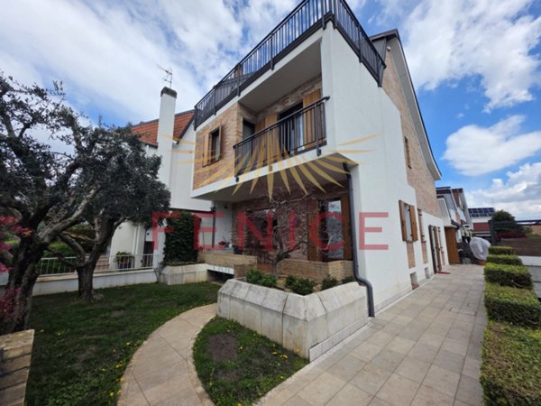 casa indipendente in vendita a Montebelluna