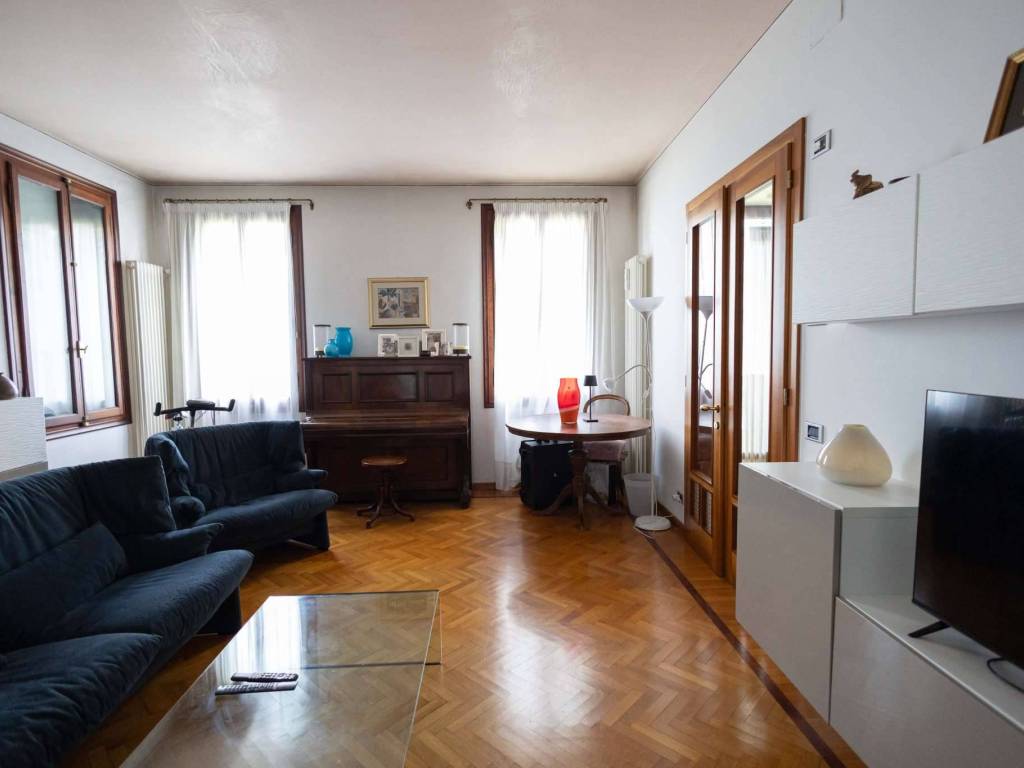 casa indipendente in vendita a Montebelluna