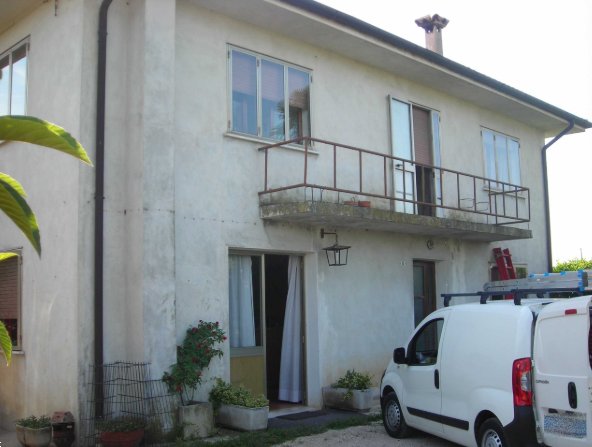 locale di sgombero in vendita a Montebelluna