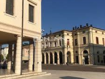 negozio in vendita a Montebelluna