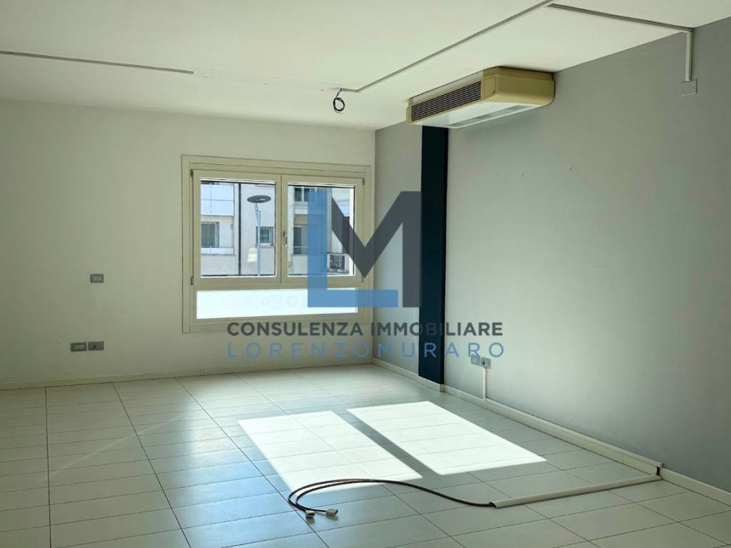 ufficio in vendita a Montebelluna