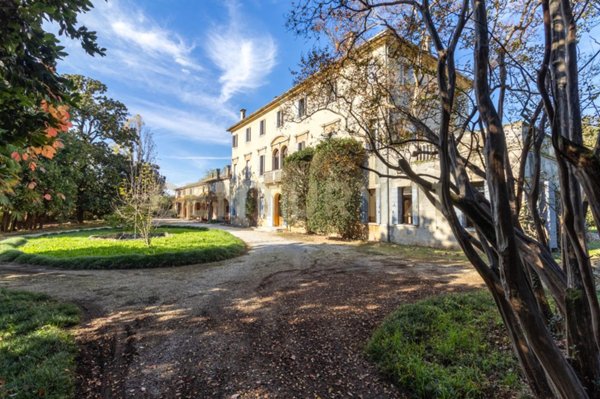 villa in vendita a Montebelluna in zona Mercato Vecchio