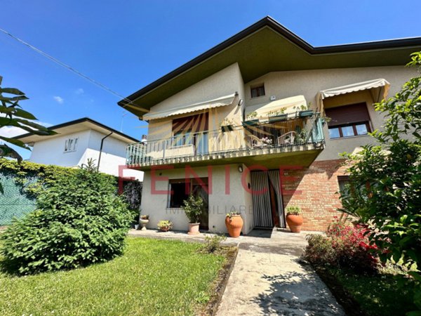 casa indipendente in vendita a Montebelluna