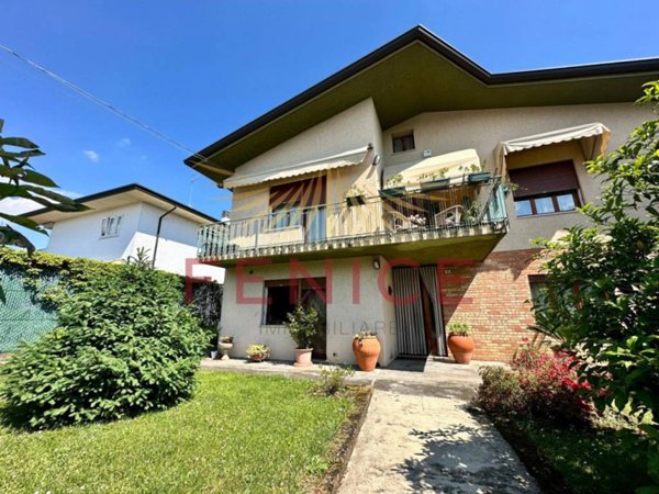 casa indipendente in vendita a Montebelluna