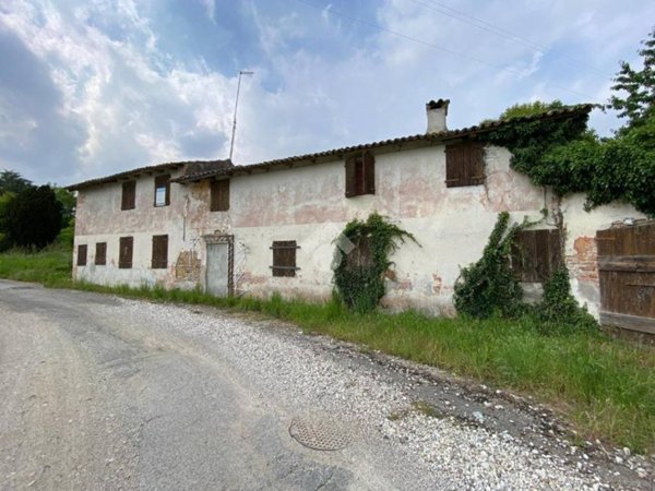 casa indipendente in vendita a Montebelluna in zona Sant'Andrea