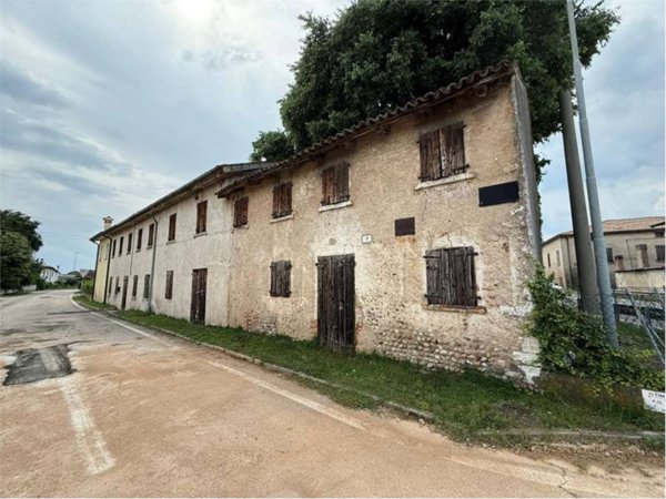 casa indipendente in vendita a Montebelluna