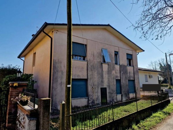 casa indipendente in vendita a Montebelluna