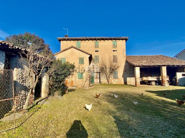 appartamento in vendita a Montebelluna in zona Busta