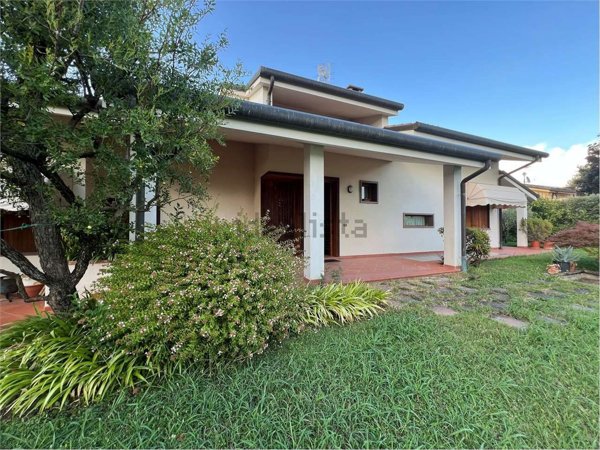 casa indipendente in vendita a Montebelluna in zona Mercato Vecchio