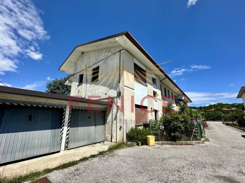 casa indipendente in vendita a Montebelluna in zona Pederiva