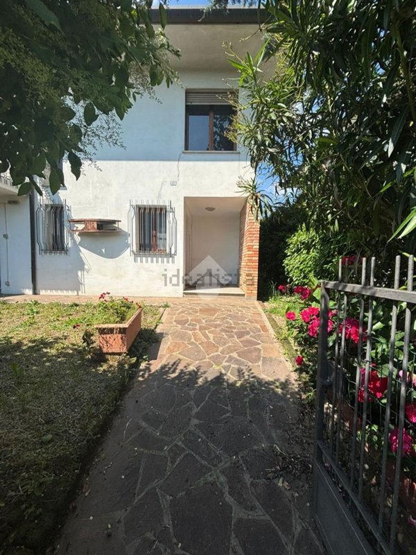 casa indipendente in vendita a Montebelluna in zona Mercato Vecchio