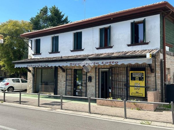 negozio in vendita a Montebelluna