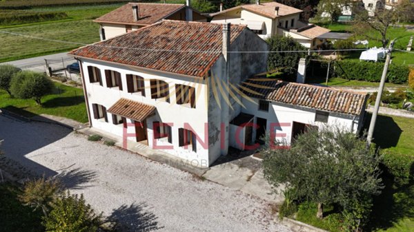 casa indipendente in vendita a Montebelluna in zona Pederiva