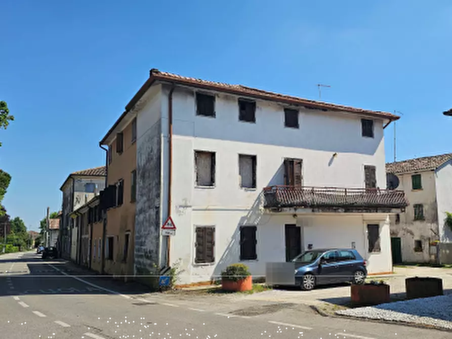 casa indipendente in vendita a Montebelluna in zona Biadene