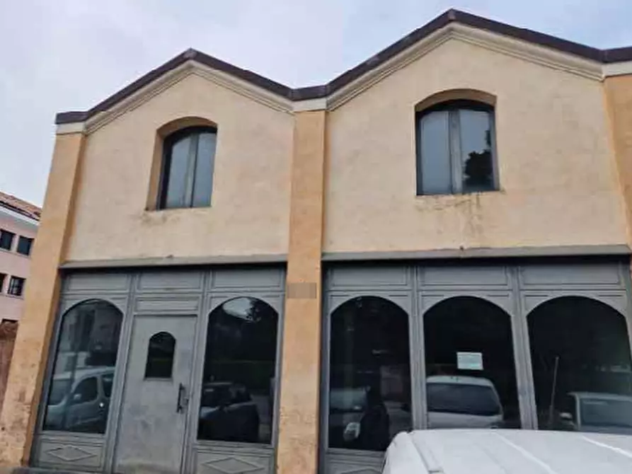 negozio in vendita a Montebelluna