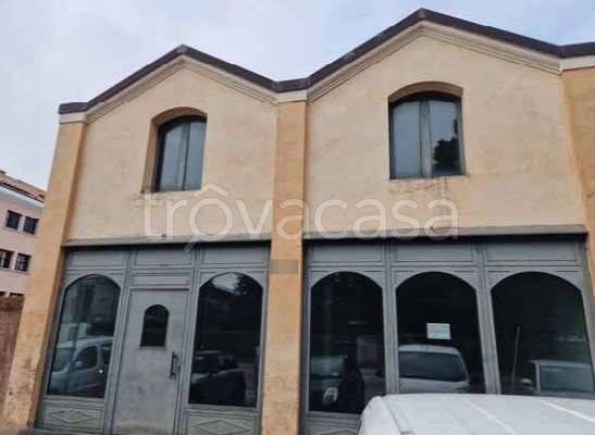 negozio in vendita a Montebelluna