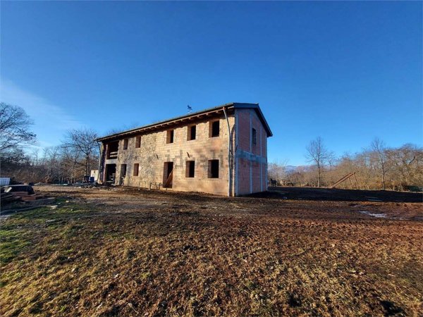 casale in vendita a Montebelluna