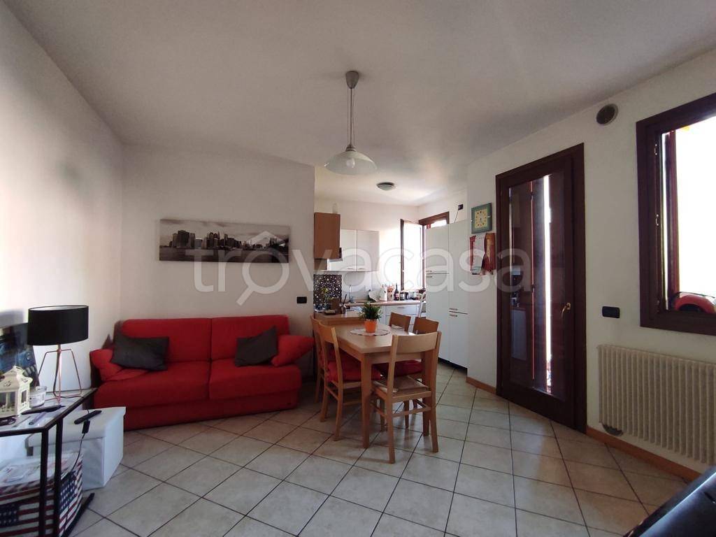 appartamento in vendita a Montebelluna in zona Caonada