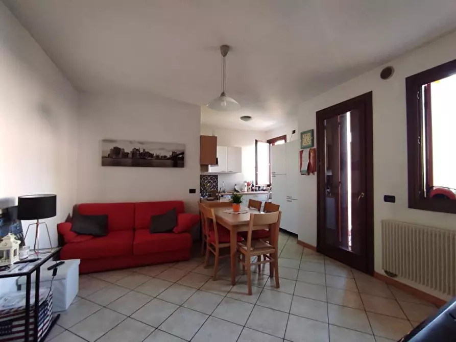 appartamento in vendita a Montebelluna in zona Caonada