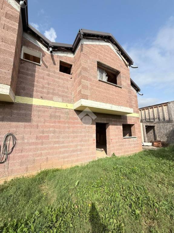 casa indipendente in vendita a Montebelluna in zona Sant'Andrea