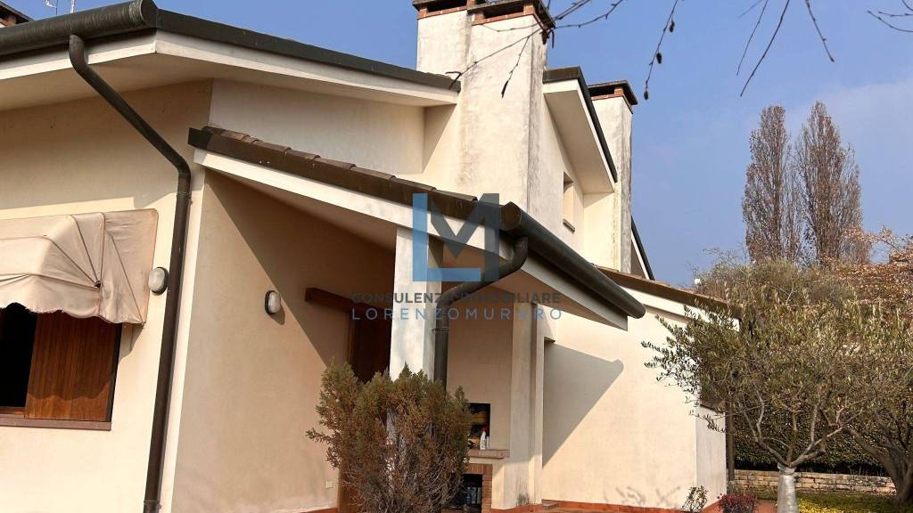 casa indipendente in vendita a Montebelluna in zona Mercato Vecchio