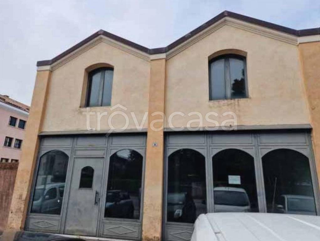 negozio in vendita a Montebelluna