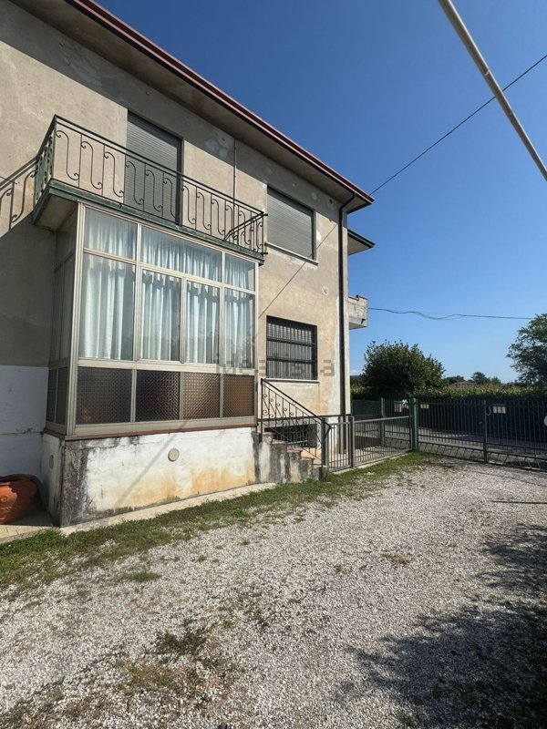 casa indipendente in vendita a Montebelluna