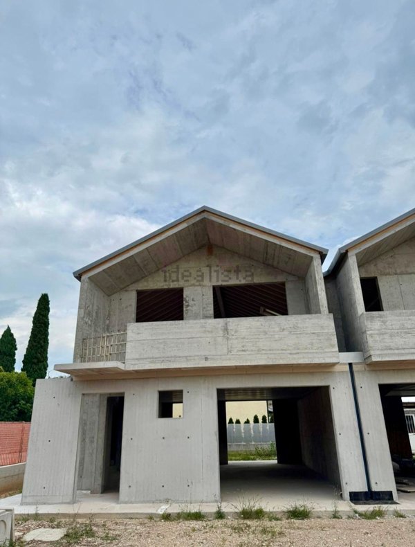casa indipendente in vendita a Montebelluna