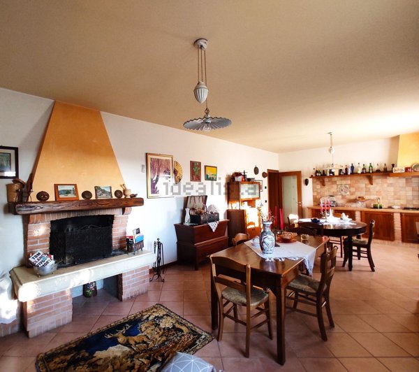 casa indipendente in vendita a Montebelluna in zona Biadene