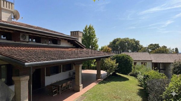 casa indipendente in vendita a Montebelluna in zona Mercato Vecchio