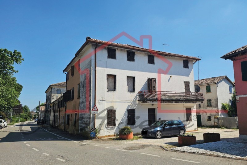 casa indipendente in vendita a Montebelluna in zona Biadene