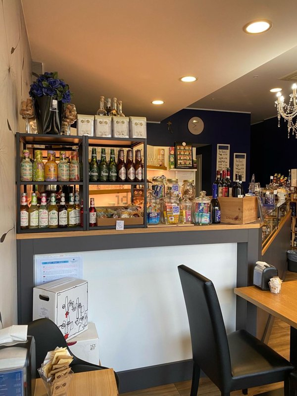 negozio in vendita a Montebelluna in zona Biadene