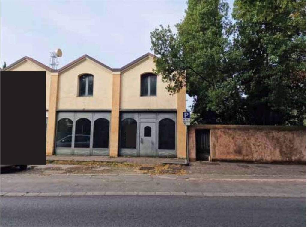 negozio in vendita a Montebelluna