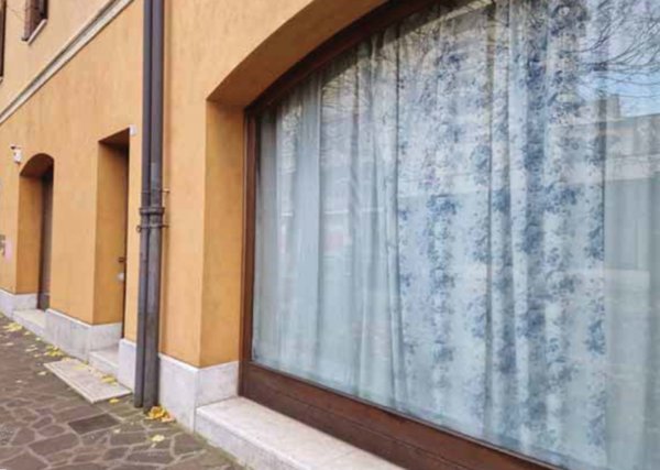 negozio in vendita a Montebelluna in zona La Pieve