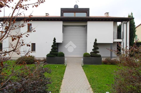 casa indipendente in vendita a Montebelluna in zona Rive