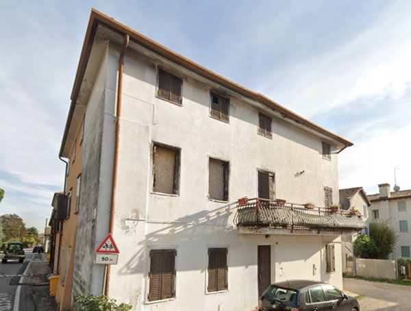 casa indipendente in vendita a Montebelluna in zona Biadene