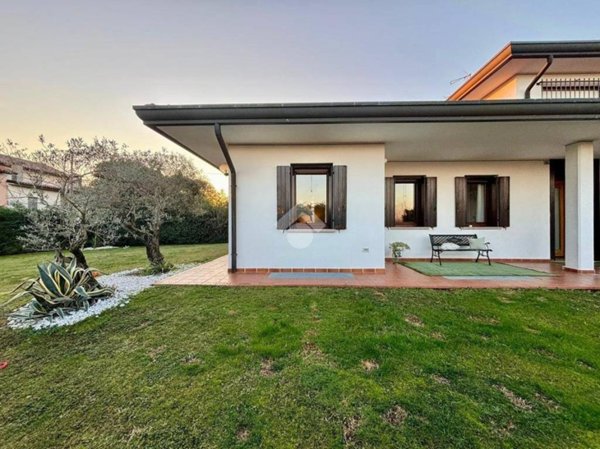casa indipendente in vendita a Montebelluna in zona Sant'Andrea