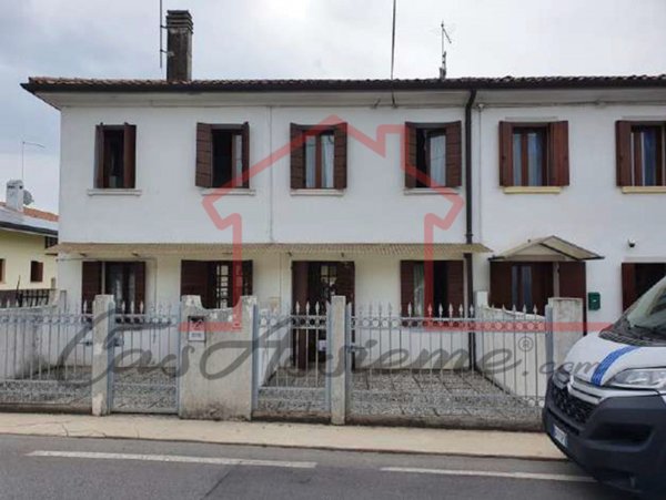 casa indipendente in vendita a Montebelluna