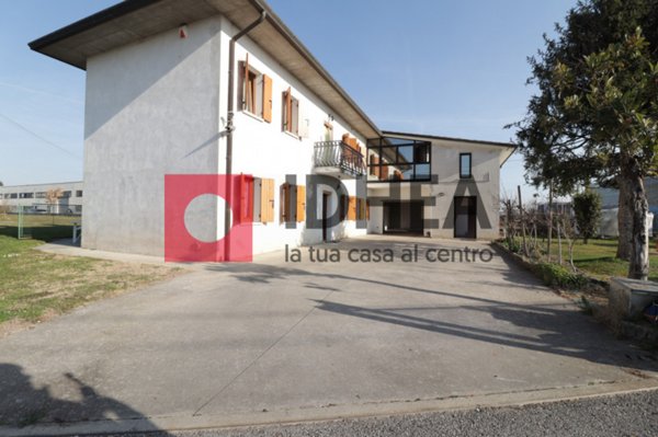 casa indipendente in vendita a Montebelluna