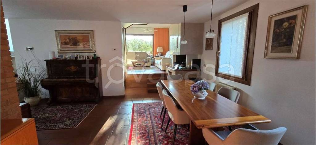 casa indipendente in vendita a Montebelluna in zona Contea