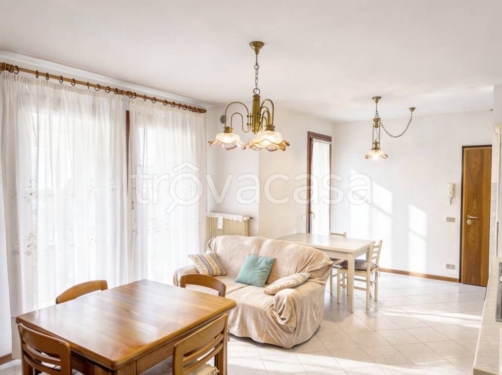 appartamento in vendita a Montebelluna in zona Biadene