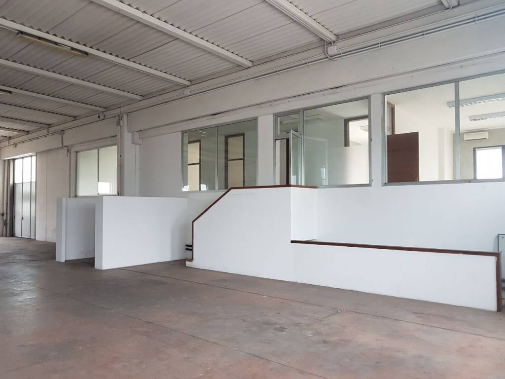 capannone in vendita a Montebelluna