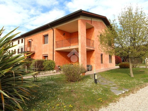 casa indipendente in vendita a Montebelluna in zona Biadene