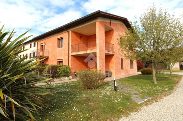 casa indipendente in vendita a Montebelluna in zona Biadene
