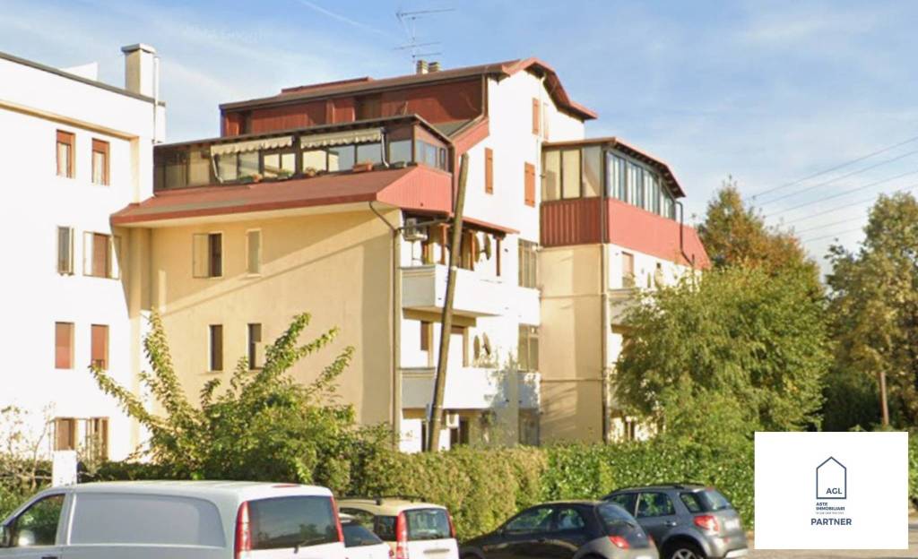 appartamento in vendita a Montebelluna in zona Biadene