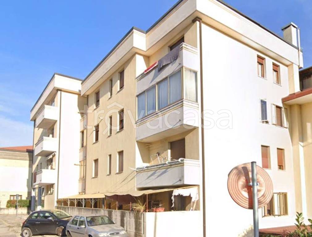 appartamento in vendita a Montebelluna in zona Biadene