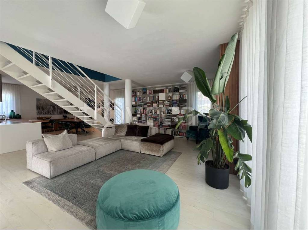casa indipendente in vendita a Montebelluna in zona Contea