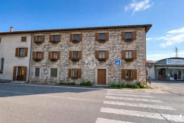 casale in vendita a Montebelluna in zona Biadene