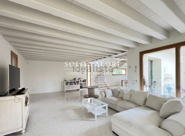 casa indipendente in vendita a Montebelluna in zona Biadene
